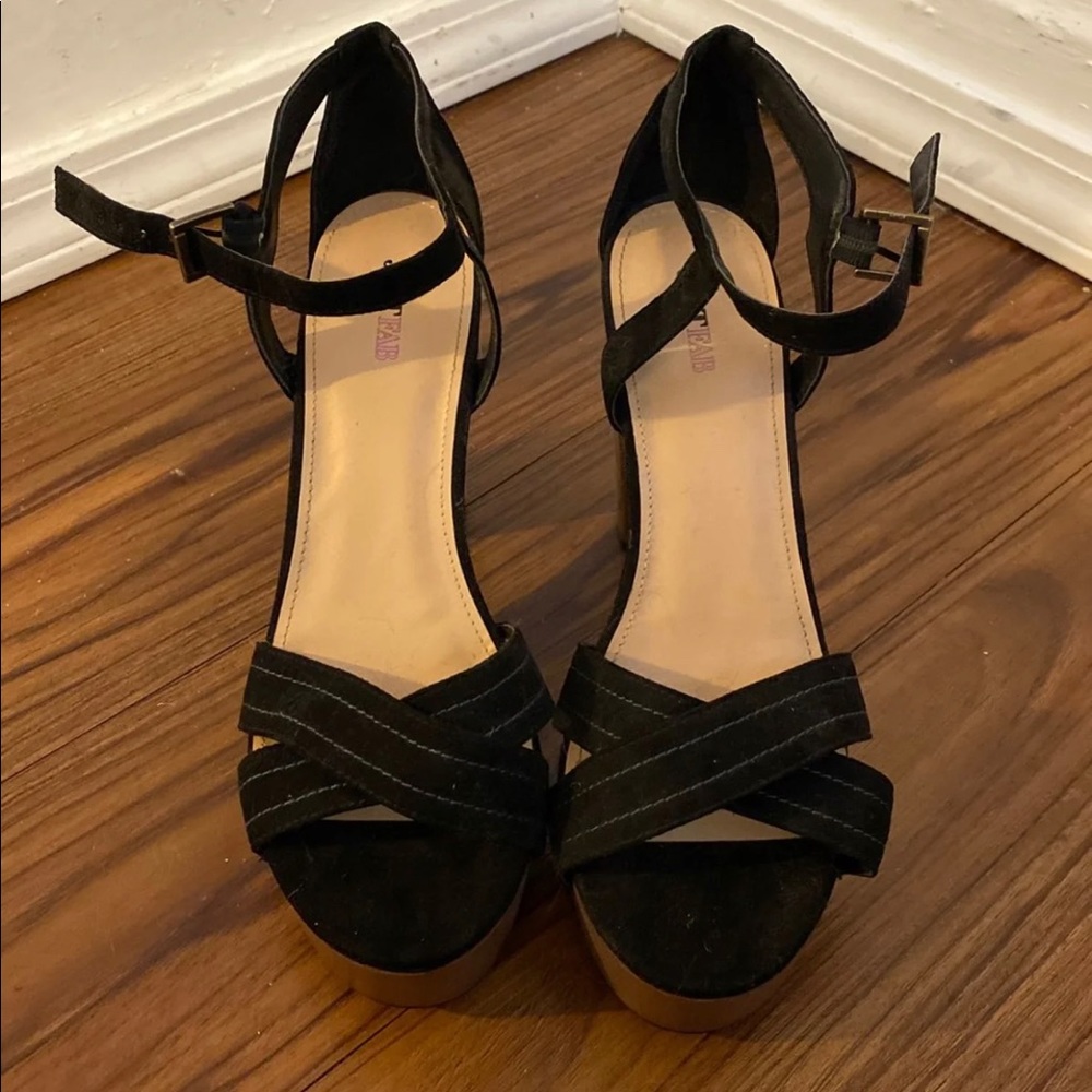 Heels - Picture 2 of 2